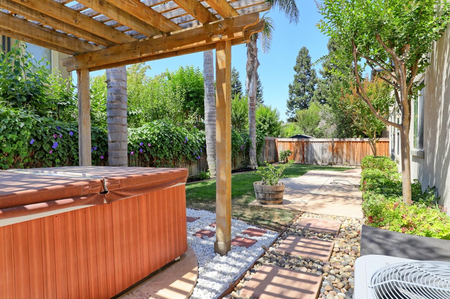 Detail Gallery Image 24 of 57 For 1250 Sunrise Dr, Gilroy,  CA 95020 - 5 Beds | 3 Baths