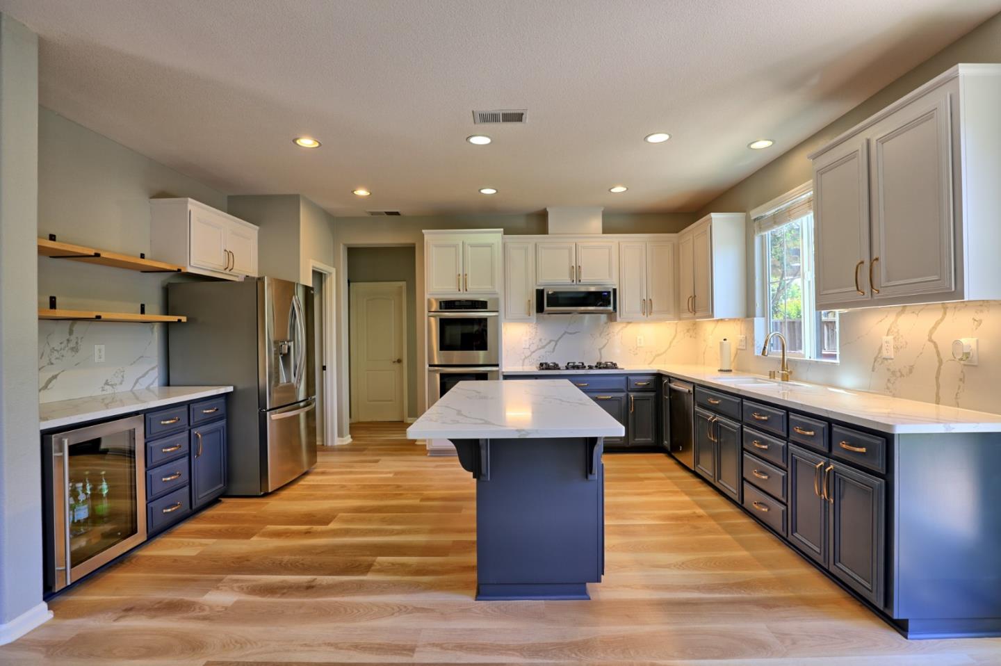 Detail Gallery Image 3 of 57 For 1250 Sunrise Dr, Gilroy,  CA 95020 - 5 Beds | 3 Baths