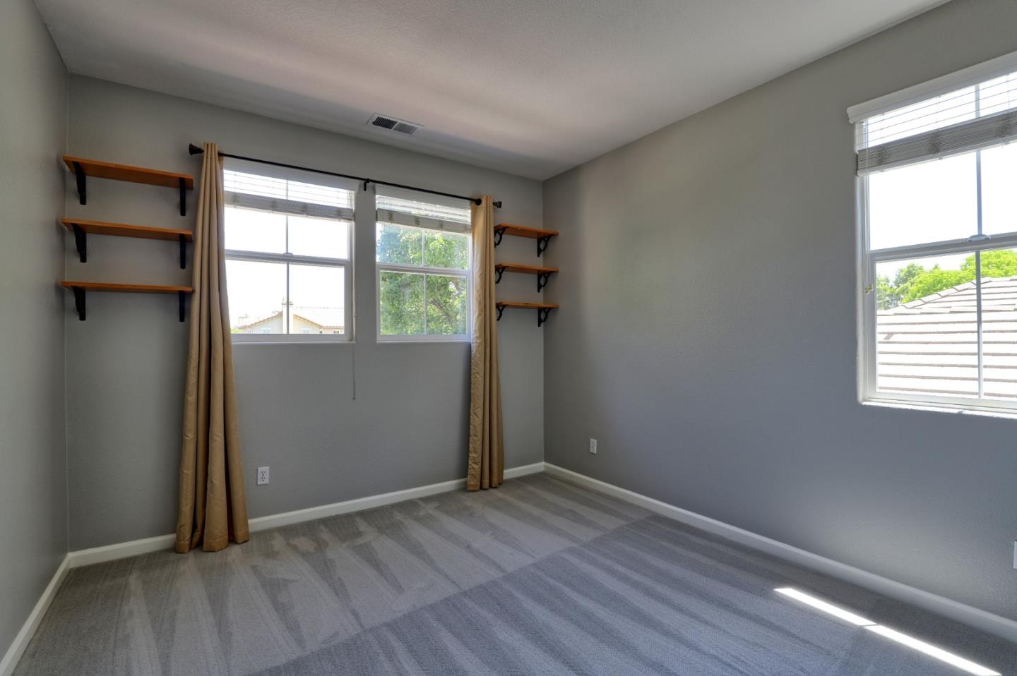 Detail Gallery Image 32 of 57 For 1250 Sunrise Dr, Gilroy,  CA 95020 - 5 Beds | 3 Baths