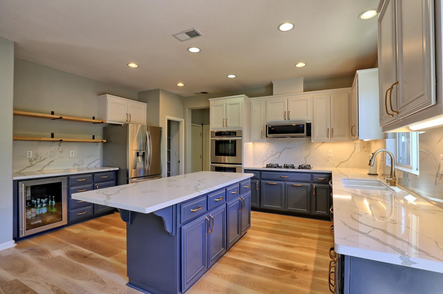 Detail Gallery Image 4 of 57 For 1250 Sunrise Dr, Gilroy,  CA 95020 - 5 Beds | 3 Baths