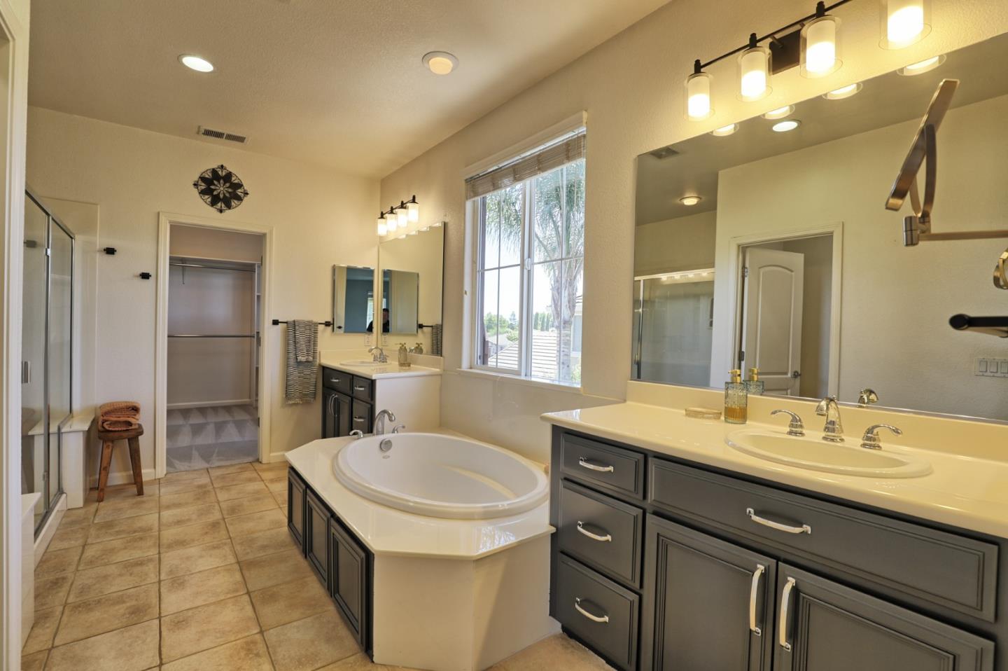 Detail Gallery Image 45 of 57 For 1250 Sunrise Dr, Gilroy,  CA 95020 - 5 Beds | 3 Baths