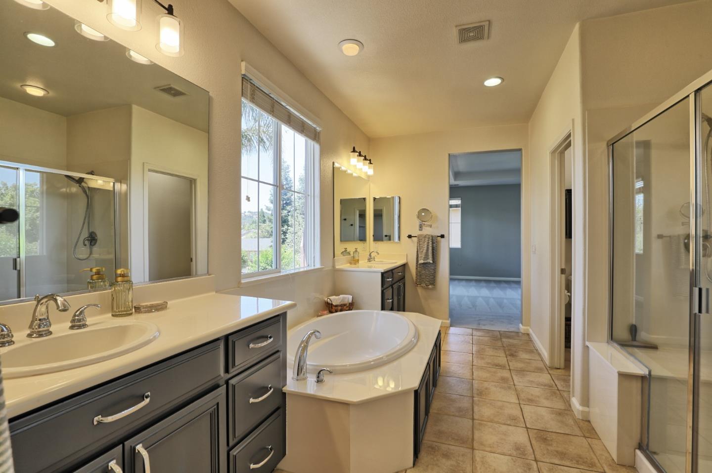 Detail Gallery Image 46 of 57 For 1250 Sunrise Dr, Gilroy,  CA 95020 - 5 Beds | 3 Baths