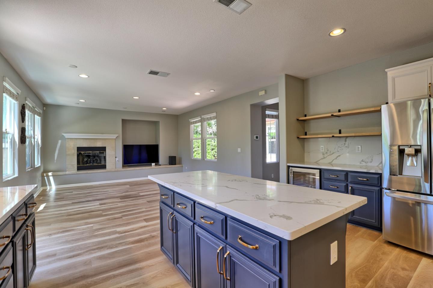 Detail Gallery Image 7 of 57 For 1250 Sunrise Dr, Gilroy,  CA 95020 - 5 Beds | 3 Baths