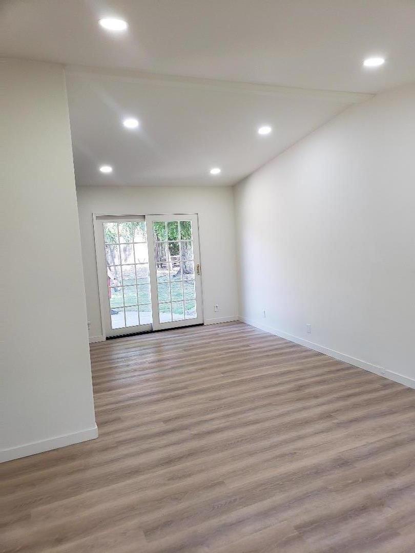 Detail Gallery Image 7 of 7 For 408 Casita Ct, San Jose,  CA 95129 - 3 Beds | 2 Baths