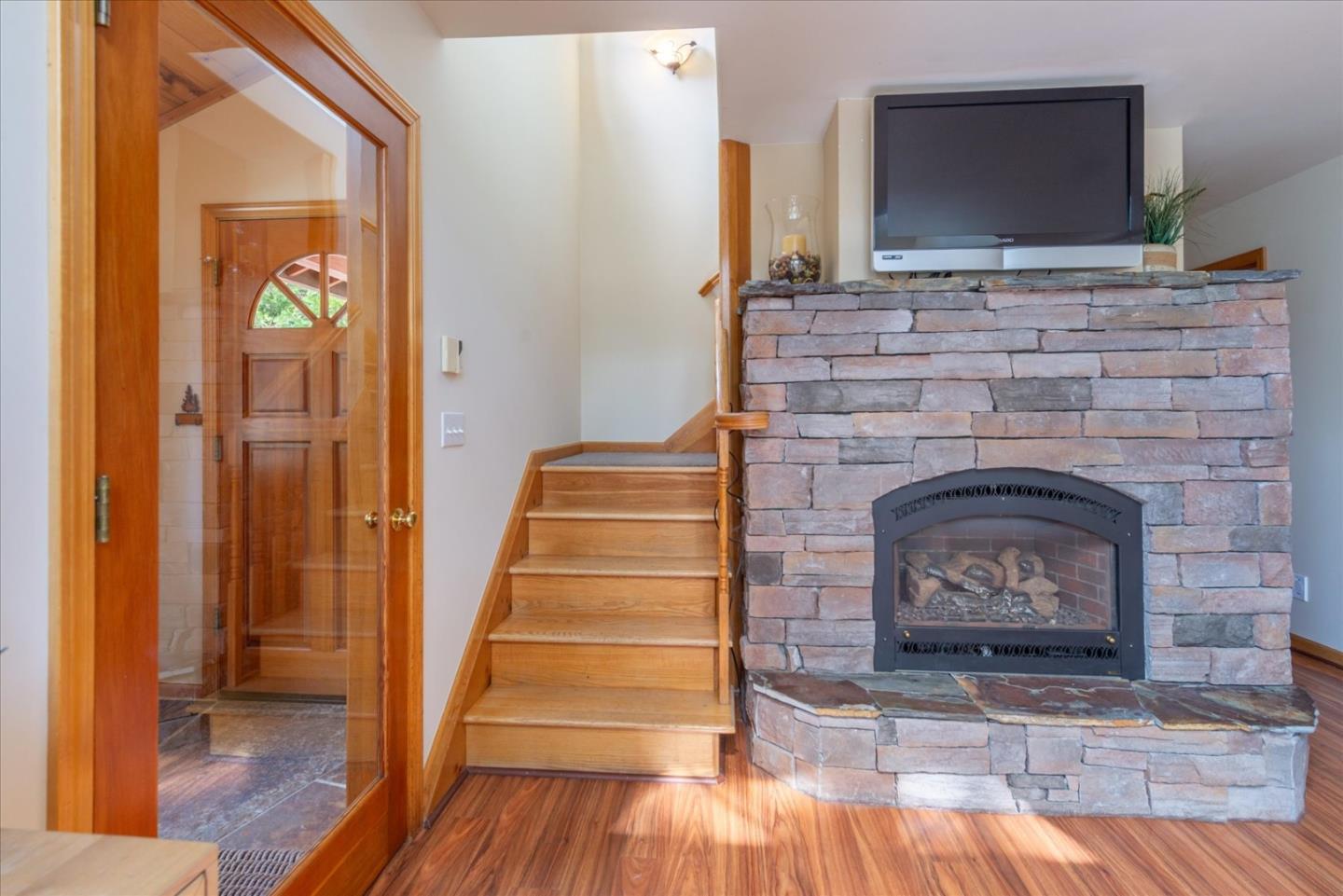 Detail Gallery Image 12 of 29 For 16900 Northwoods Blvd, Truckee,  CA 96161 - 4 Beds | 3 Baths