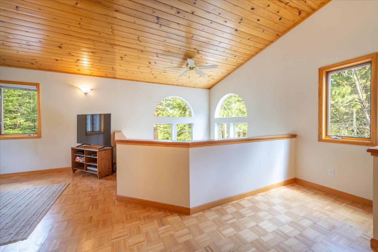 Detail Gallery Image 15 of 29 For 16900 Northwoods Blvd, Truckee,  CA 96161 - 4 Beds | 3 Baths