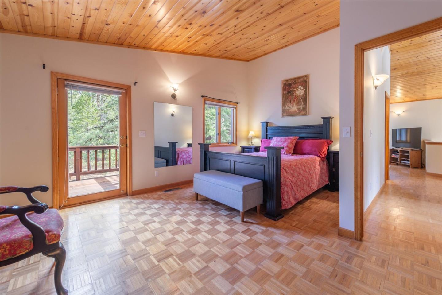 Detail Gallery Image 20 of 29 For 16900 Northwoods Blvd, Truckee,  CA 96161 - 4 Beds | 3 Baths