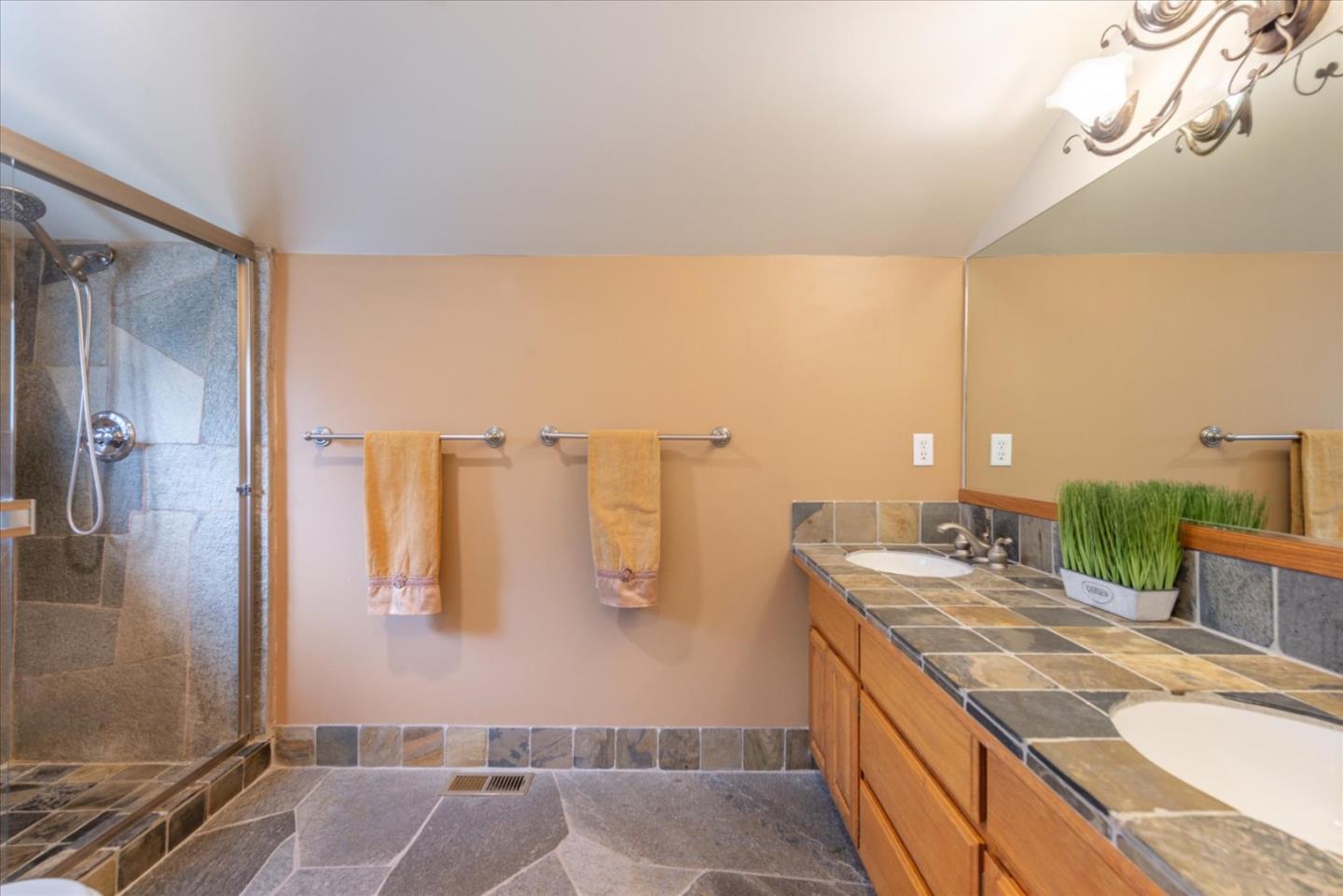 Detail Gallery Image 22 of 29 For 16900 Northwoods Blvd, Truckee,  CA 96161 - 4 Beds | 3 Baths
