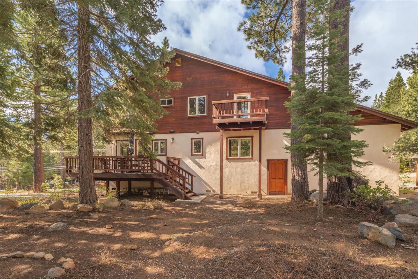 Detail Gallery Image 25 of 29 For 16900 Northwoods Blvd, Truckee,  CA 96161 - 4 Beds | 3 Baths