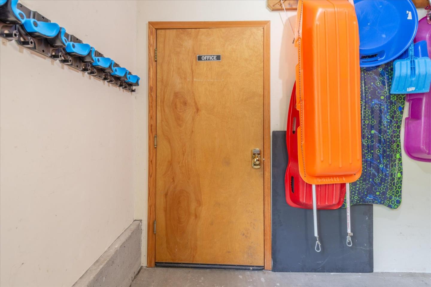 Detail Gallery Image 28 of 29 For 16900 Northwoods Blvd, Truckee,  CA 96161 - 4 Beds | 3 Baths