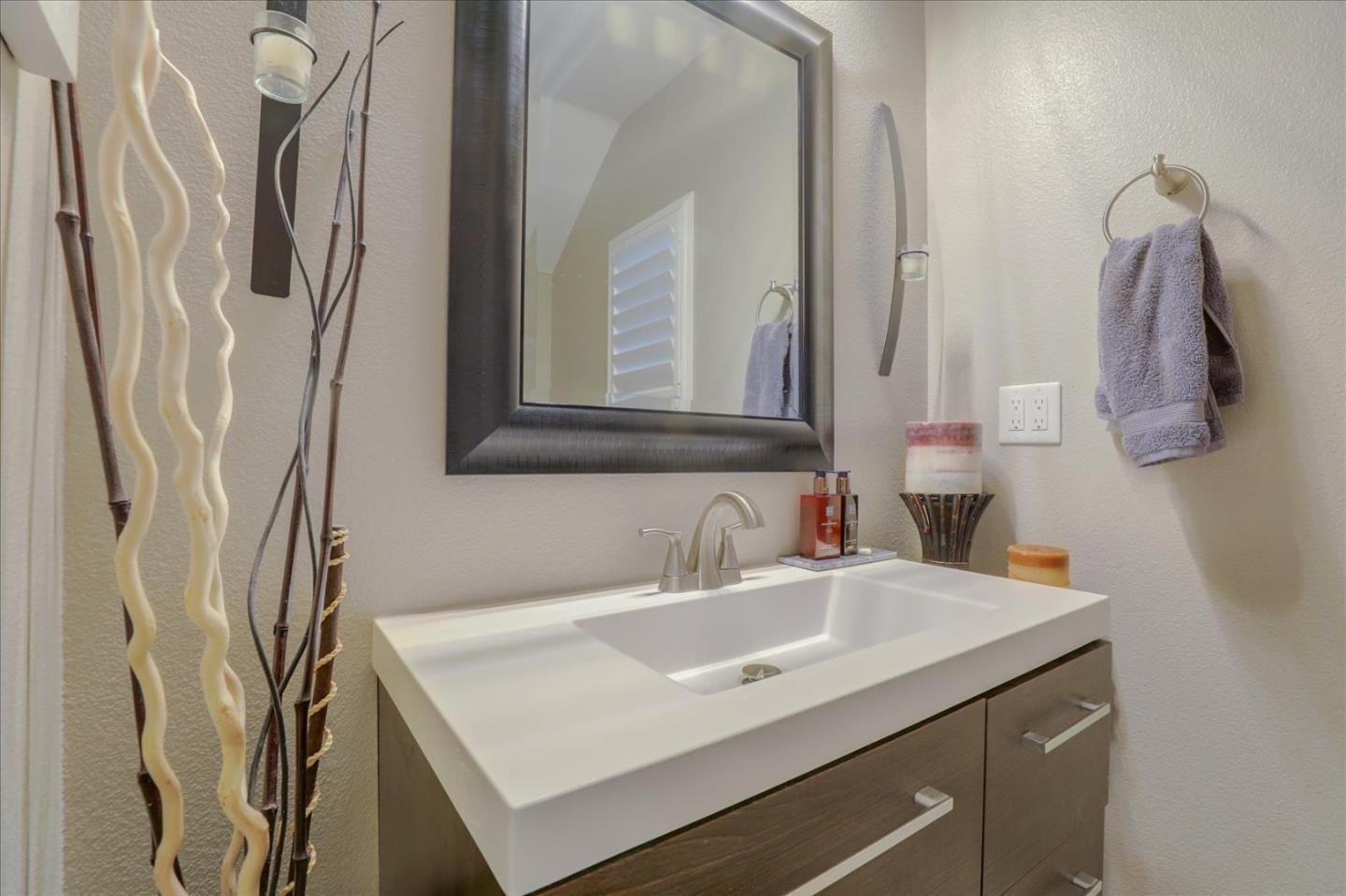Detail Gallery Image 13 of 14 For 6062 Pipit Way, Gilroy,  CA 95020 - 4 Beds | 2/1 Baths
