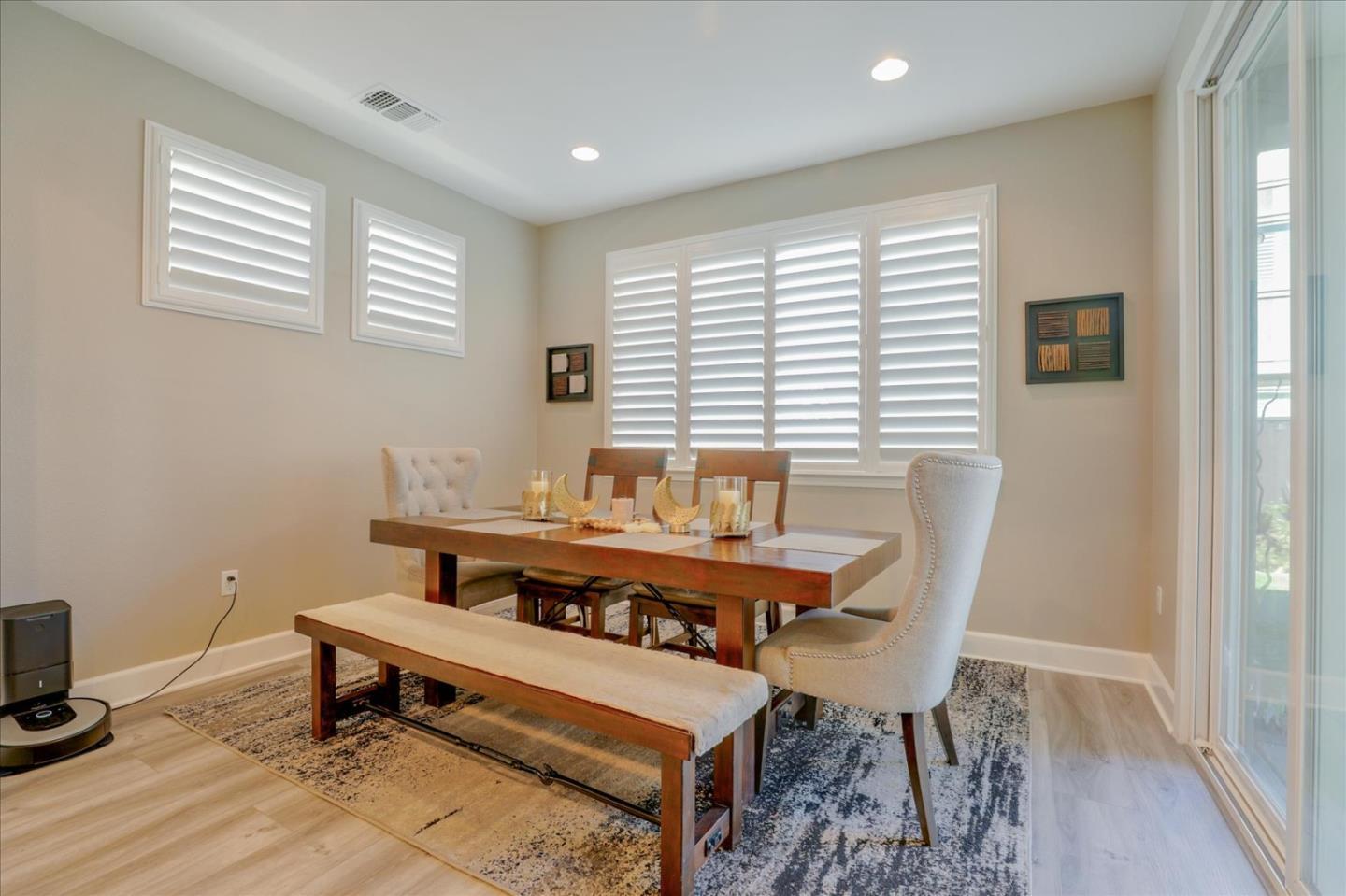 Detail Gallery Image 6 of 14 For 6062 Pipit Way, Gilroy,  CA 95020 - 4 Beds | 2/1 Baths