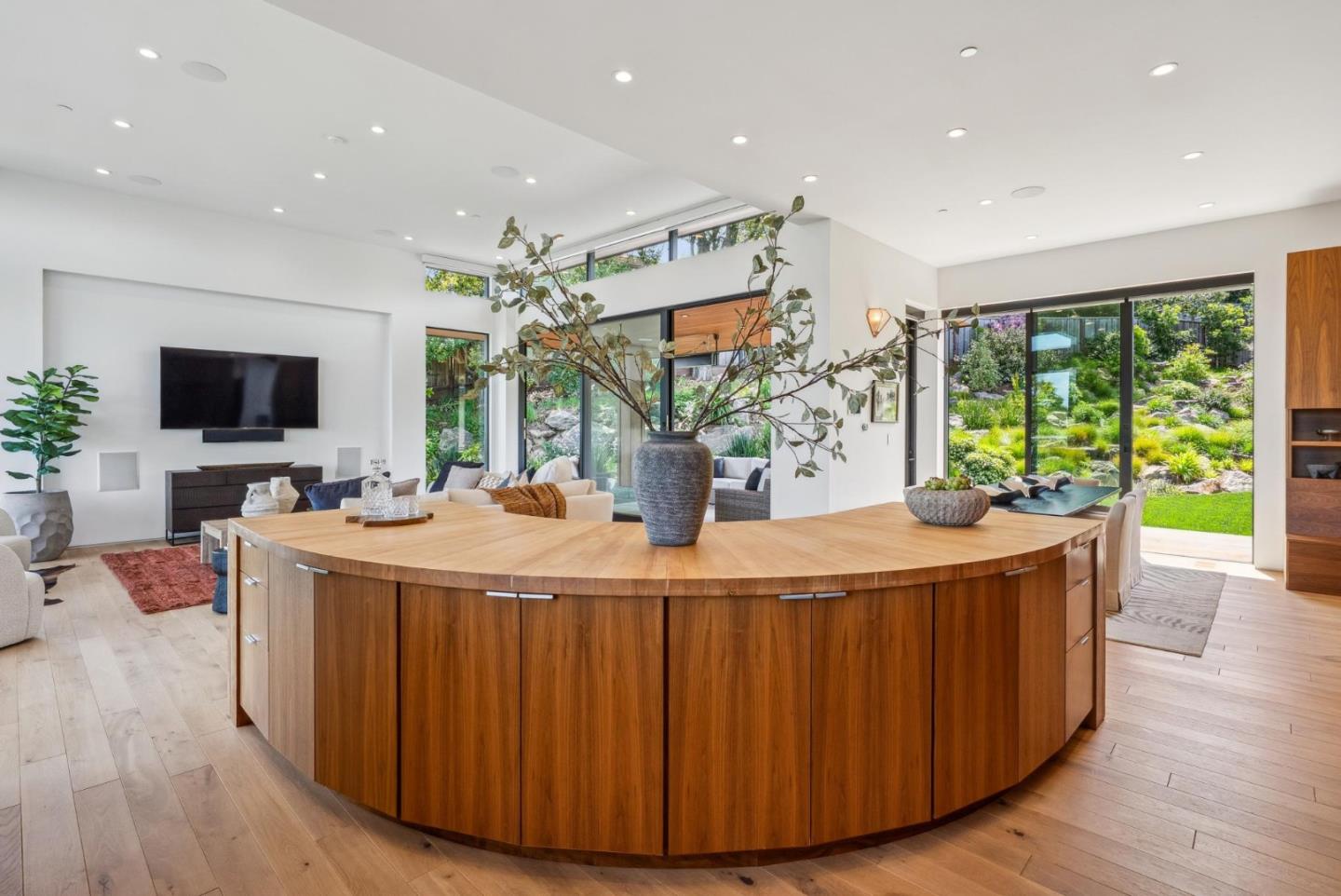 Detail Gallery Image 20 of 107 For 855 Darrell Rd, Hillsborough,  CA 94010 - 5 Beds | 5/1 Baths