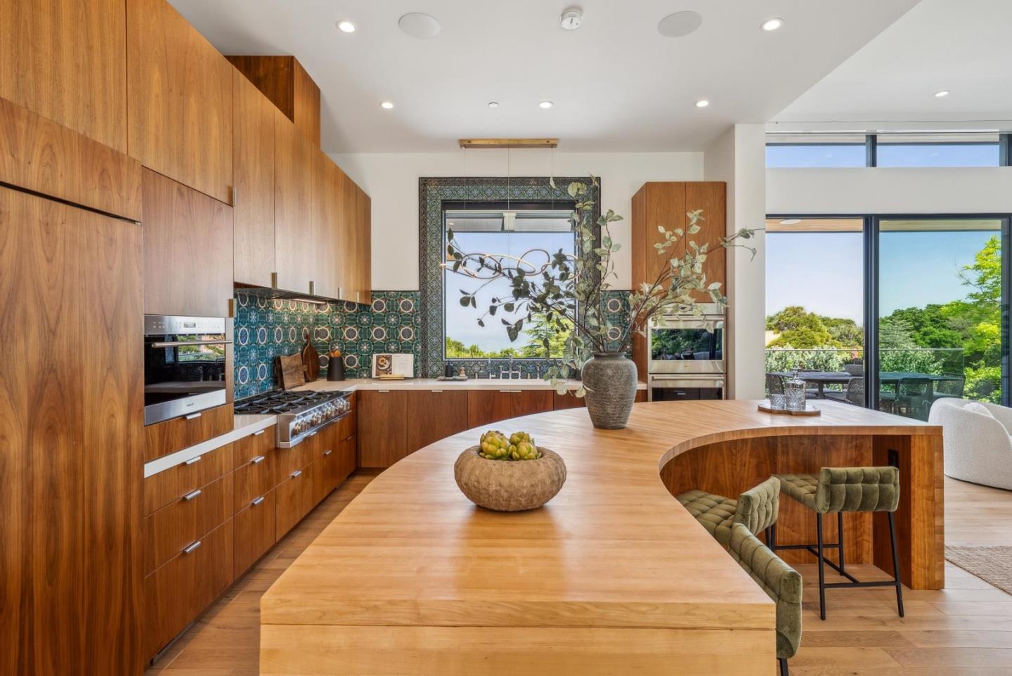 Detail Gallery Image 21 of 107 For 855 Darrell Rd, Hillsborough,  CA 94010 - 5 Beds | 5/1 Baths