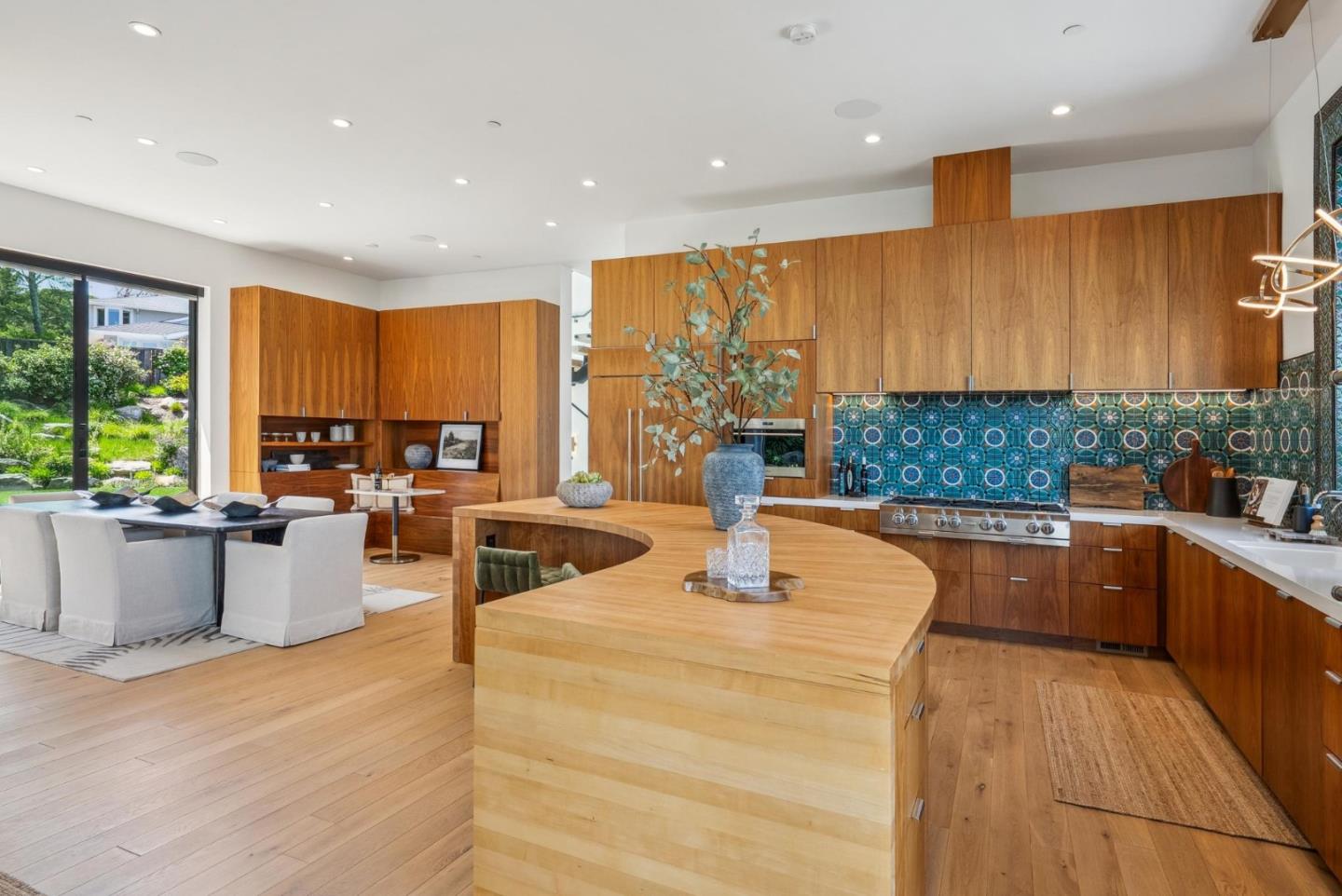Detail Gallery Image 26 of 107 For 855 Darrell Rd, Hillsborough,  CA 94010 - 5 Beds | 5/1 Baths