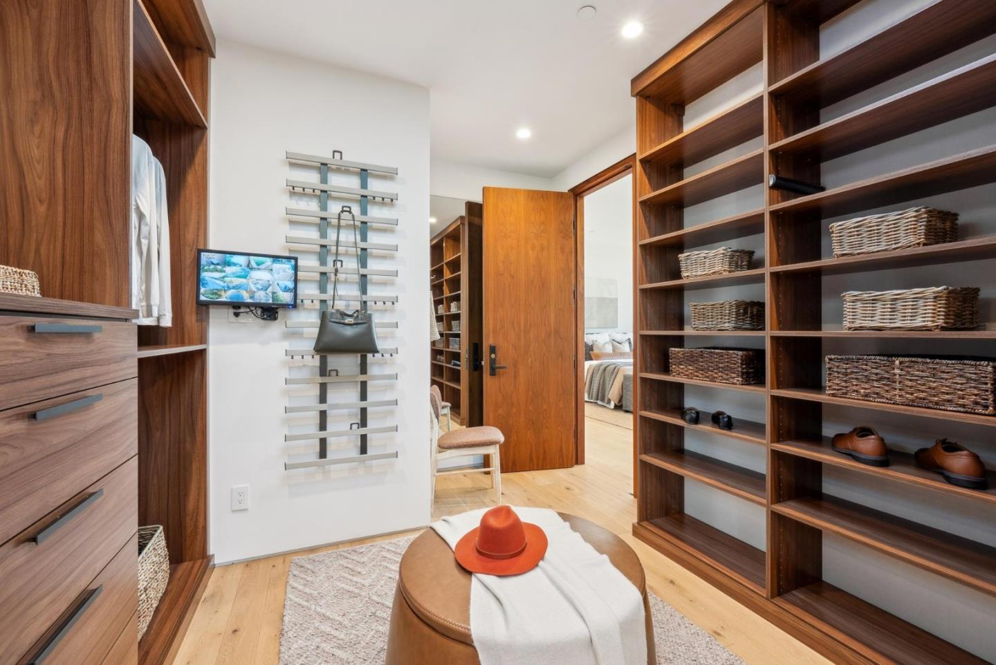 Detail Gallery Image 49 of 107 For 855 Darrell Rd, Hillsborough,  CA 94010 - 5 Beds | 5/1 Baths