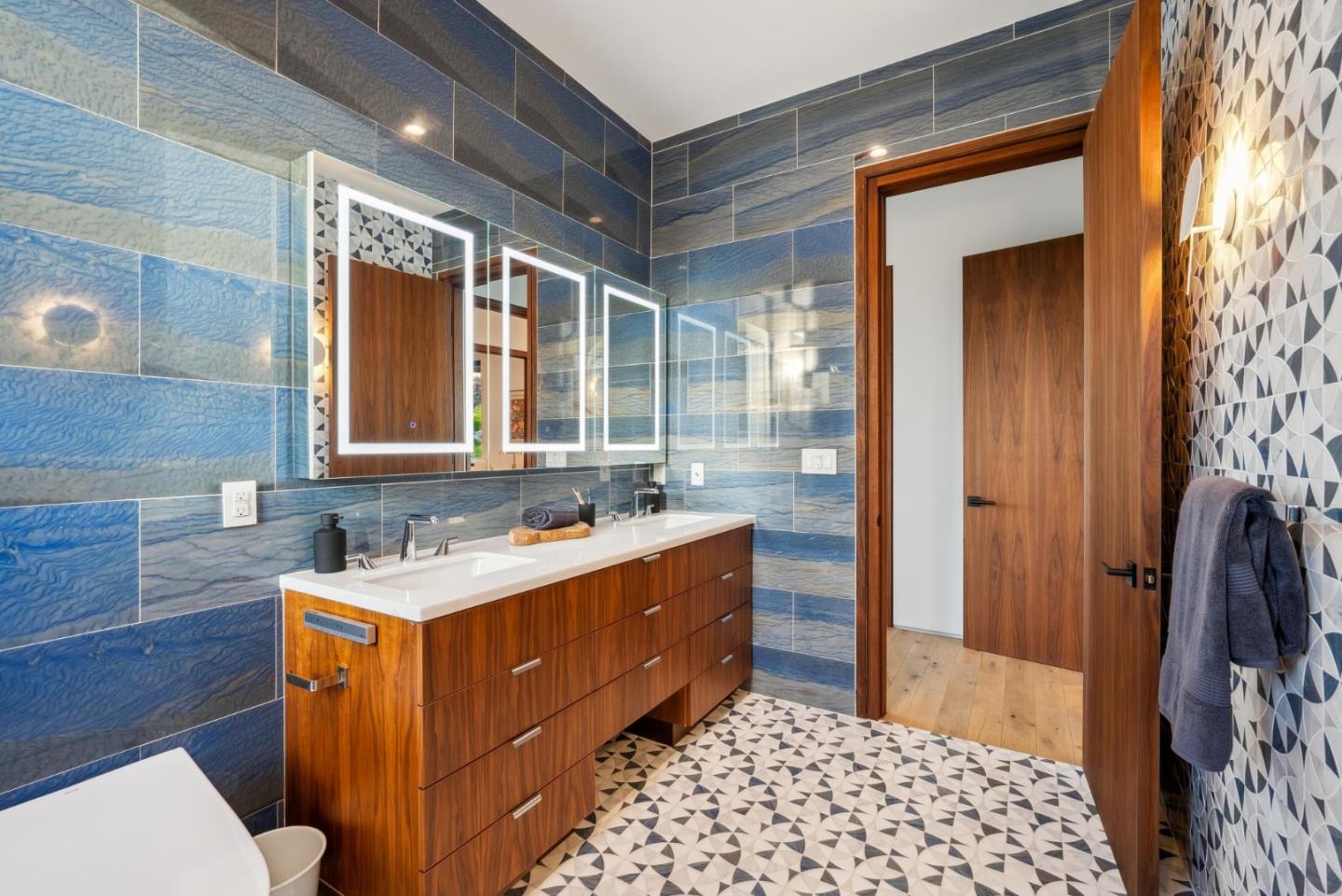 Detail Gallery Image 59 of 107 For 855 Darrell Rd, Hillsborough,  CA 94010 - 5 Beds | 5/1 Baths