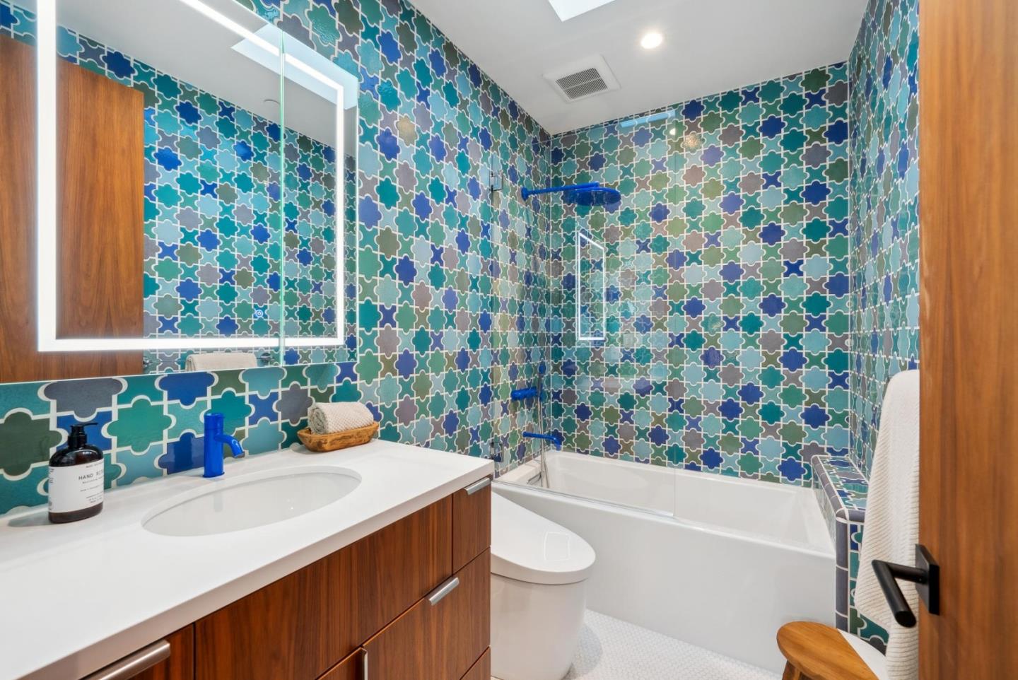 Detail Gallery Image 64 of 107 For 855 Darrell Rd, Hillsborough,  CA 94010 - 5 Beds | 5/1 Baths