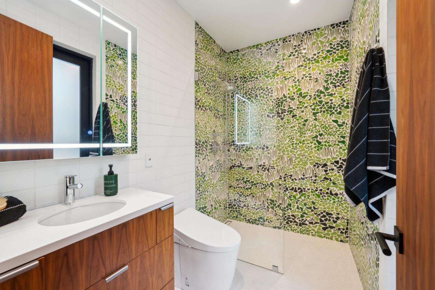 Detail Gallery Image 69 of 107 For 855 Darrell Rd, Hillsborough,  CA 94010 - 5 Beds | 5/1 Baths
