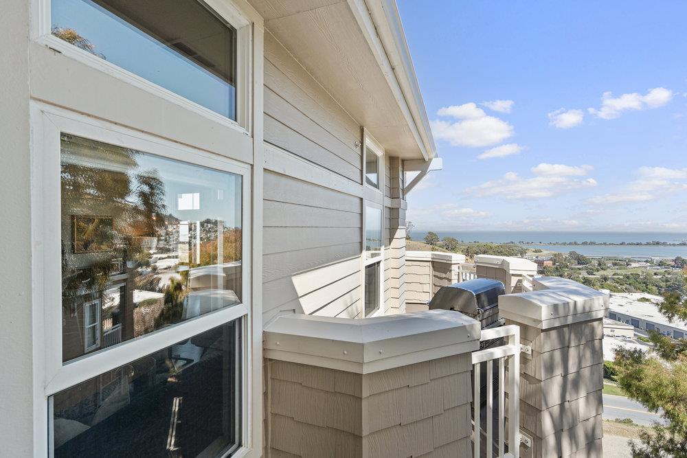 Detail Gallery Image 4 of 57 For 132 Cliff Swallow Ct, Brisbane,  CA 94005 - 2 Beds | 2 Baths
