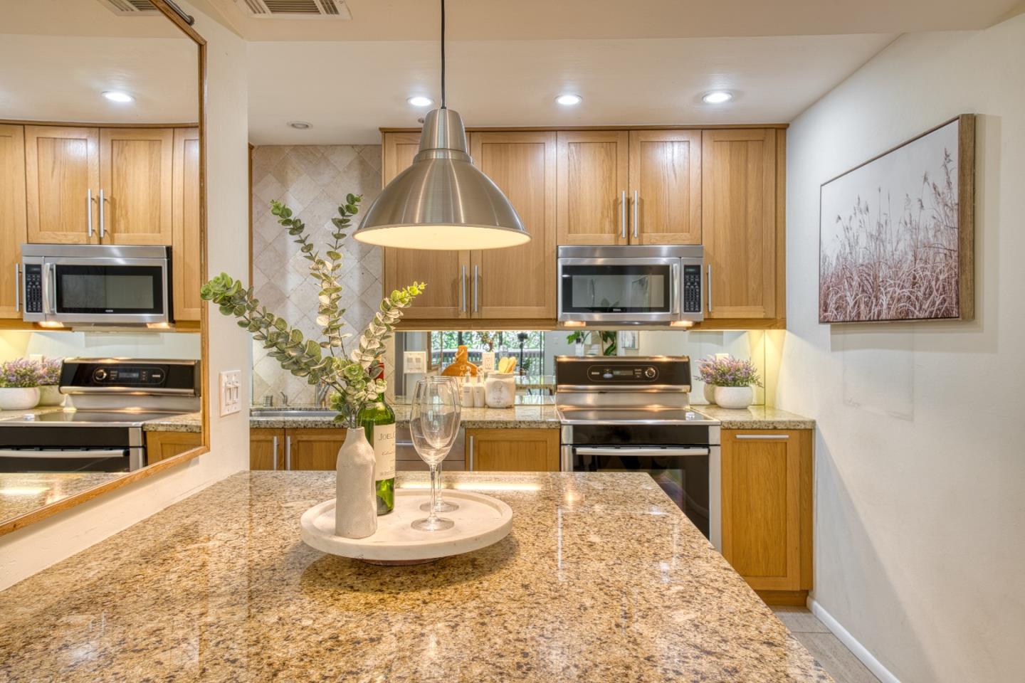 Detail Gallery Image 11 of 36 For 320 Palo Alto Ave #B1,  Palo Alto,  CA 94301 - 1 Beds | 1 Baths