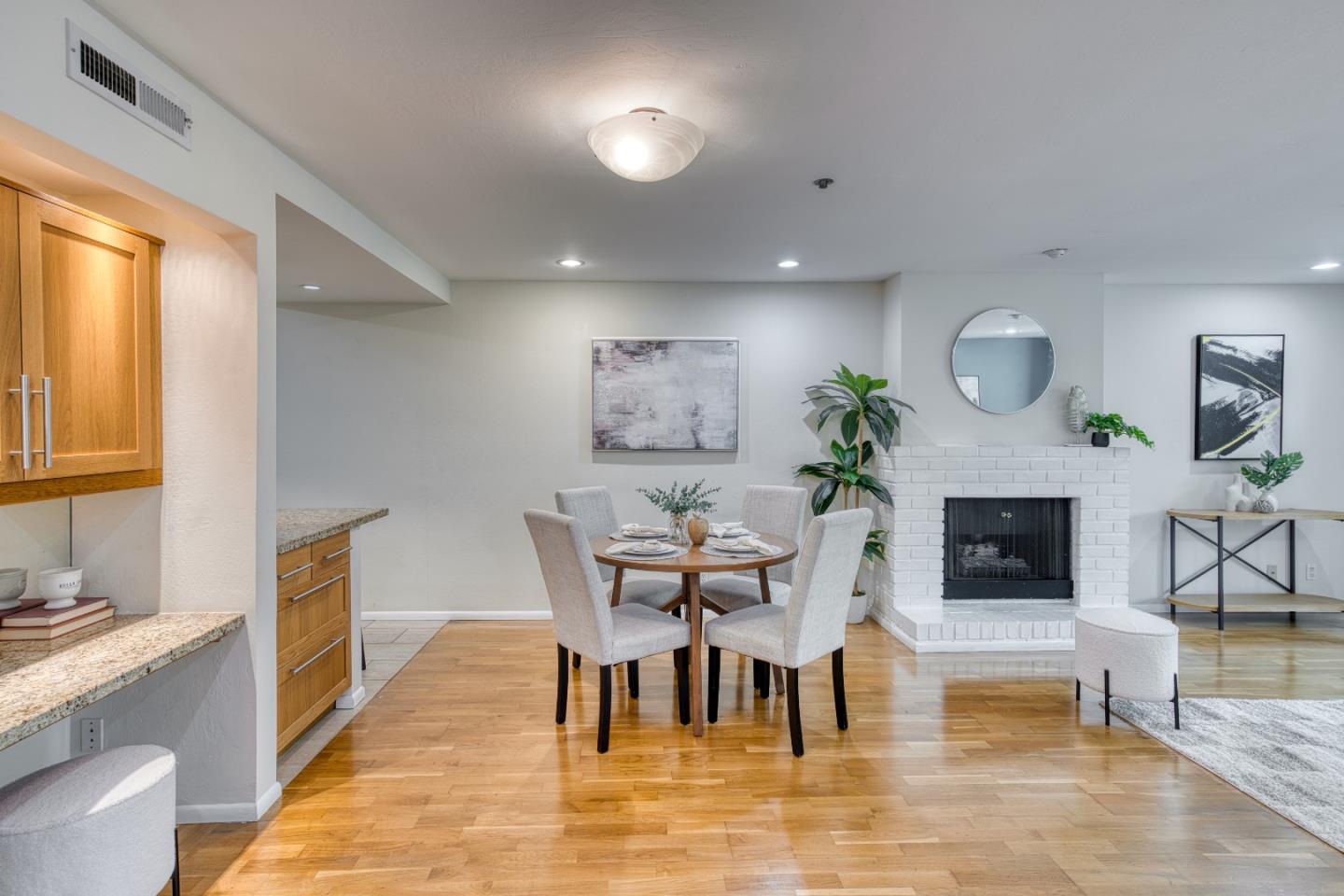 Detail Gallery Image 8 of 36 For 320 Palo Alto Ave #B1,  Palo Alto,  CA 94301 - 1 Beds | 1 Baths