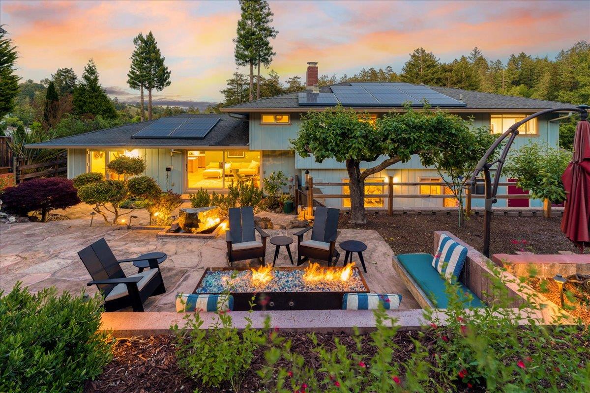 Detail Gallery Image 1 of 58 For 111 Esmeralda Dr, Santa Cruz,  CA 95060 - 4 Beds | 2/1 Baths