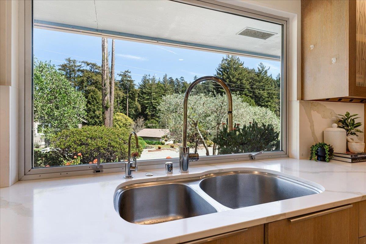 Detail Gallery Image 20 of 58 For 111 Esmeralda Dr, Santa Cruz,  CA 95060 - 4 Beds | 2/1 Baths