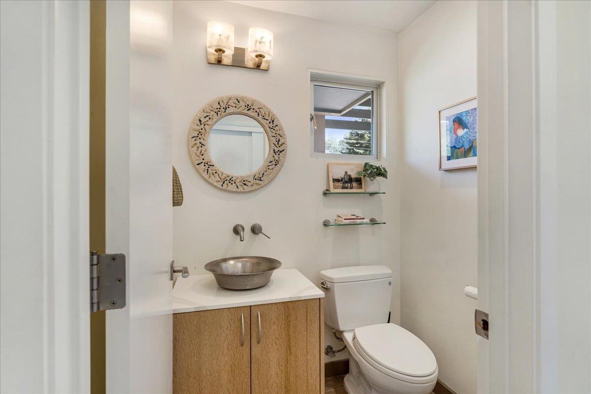 Detail Gallery Image 22 of 58 For 111 Esmeralda Dr, Santa Cruz,  CA 95060 - 4 Beds | 2/1 Baths