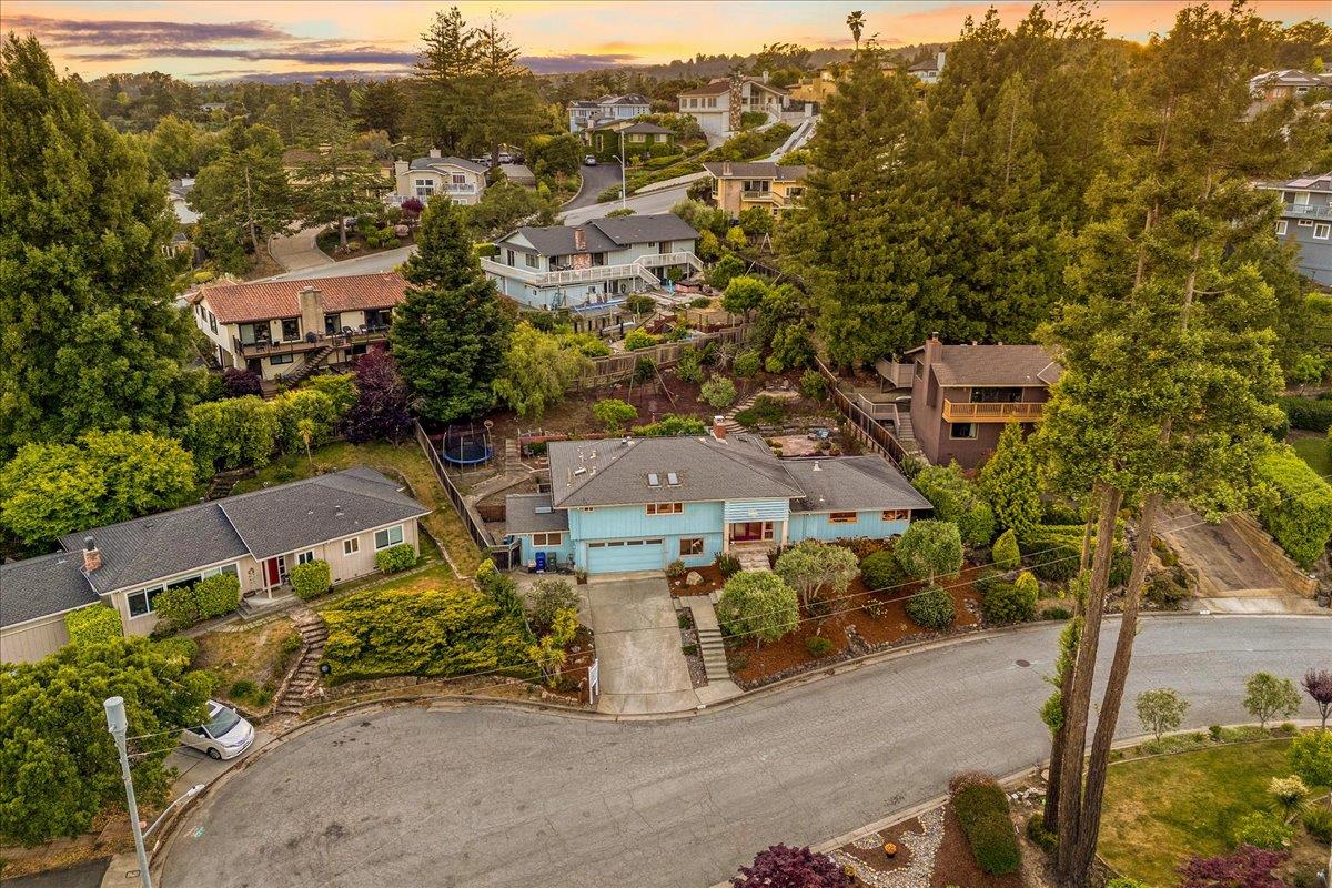 Detail Gallery Image 43 of 58 For 111 Esmeralda Dr, Santa Cruz,  CA 95060 - 4 Beds | 2/1 Baths