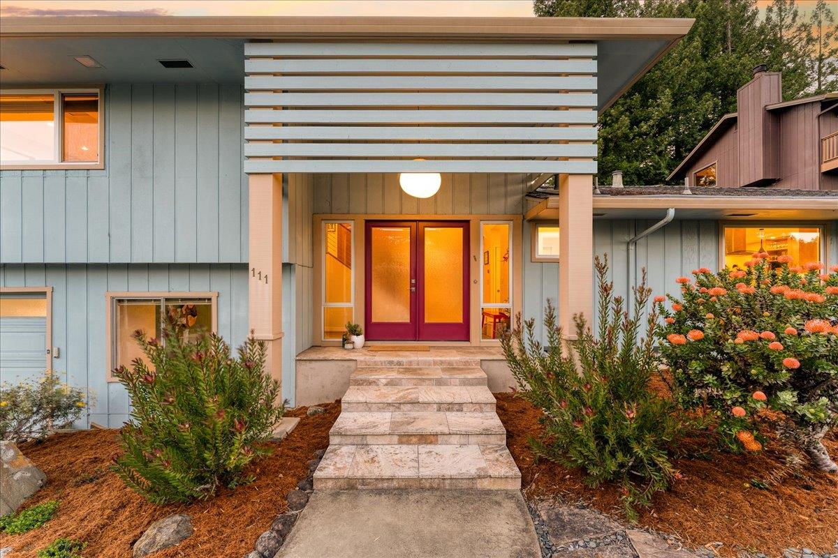 Detail Gallery Image 6 of 58 For 111 Esmeralda Dr, Santa Cruz,  CA 95060 - 4 Beds | 2/1 Baths