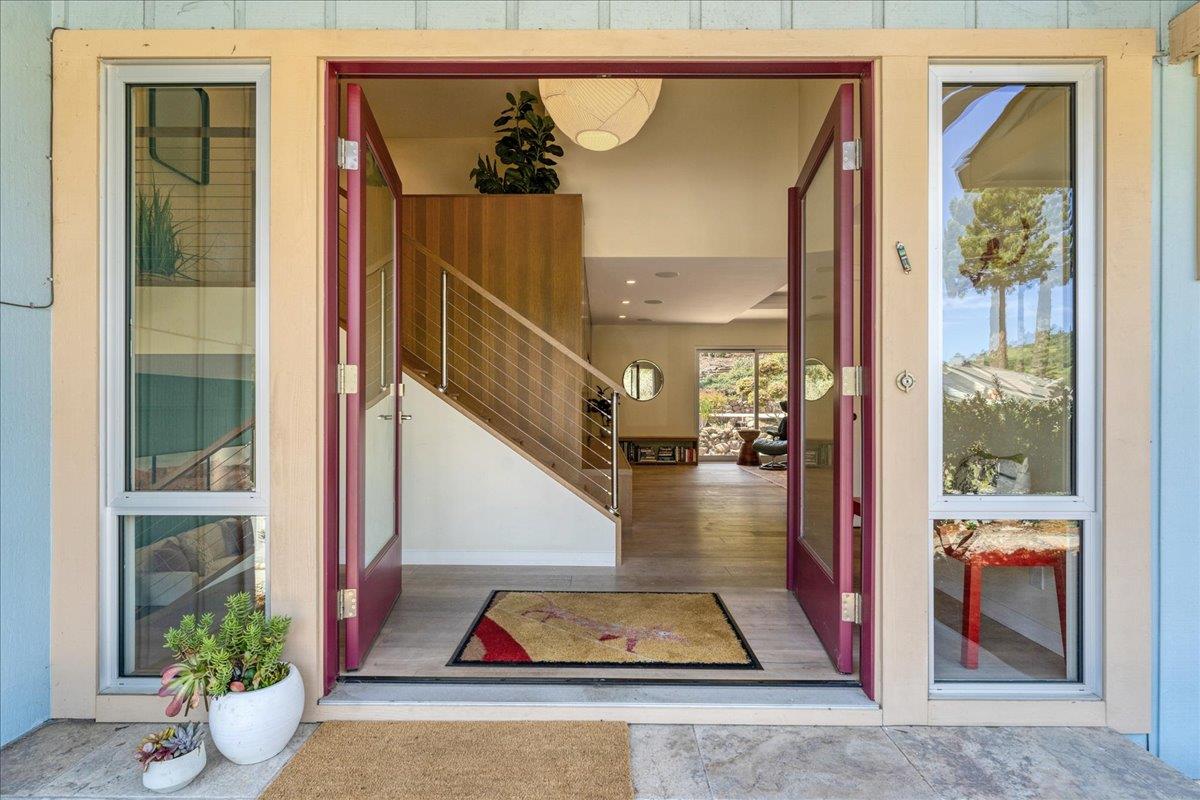 Detail Gallery Image 7 of 58 For 111 Esmeralda Dr, Santa Cruz,  CA 95060 - 4 Beds | 2/1 Baths