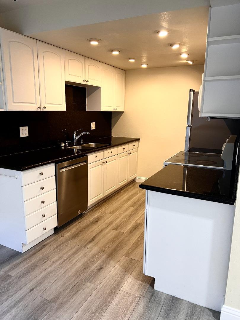 Detail Gallery Image 12 of 28 For 5894 El Zuparko Dr #2,  San Jose,  CA 95123 - 2 Beds | 1/1 Baths