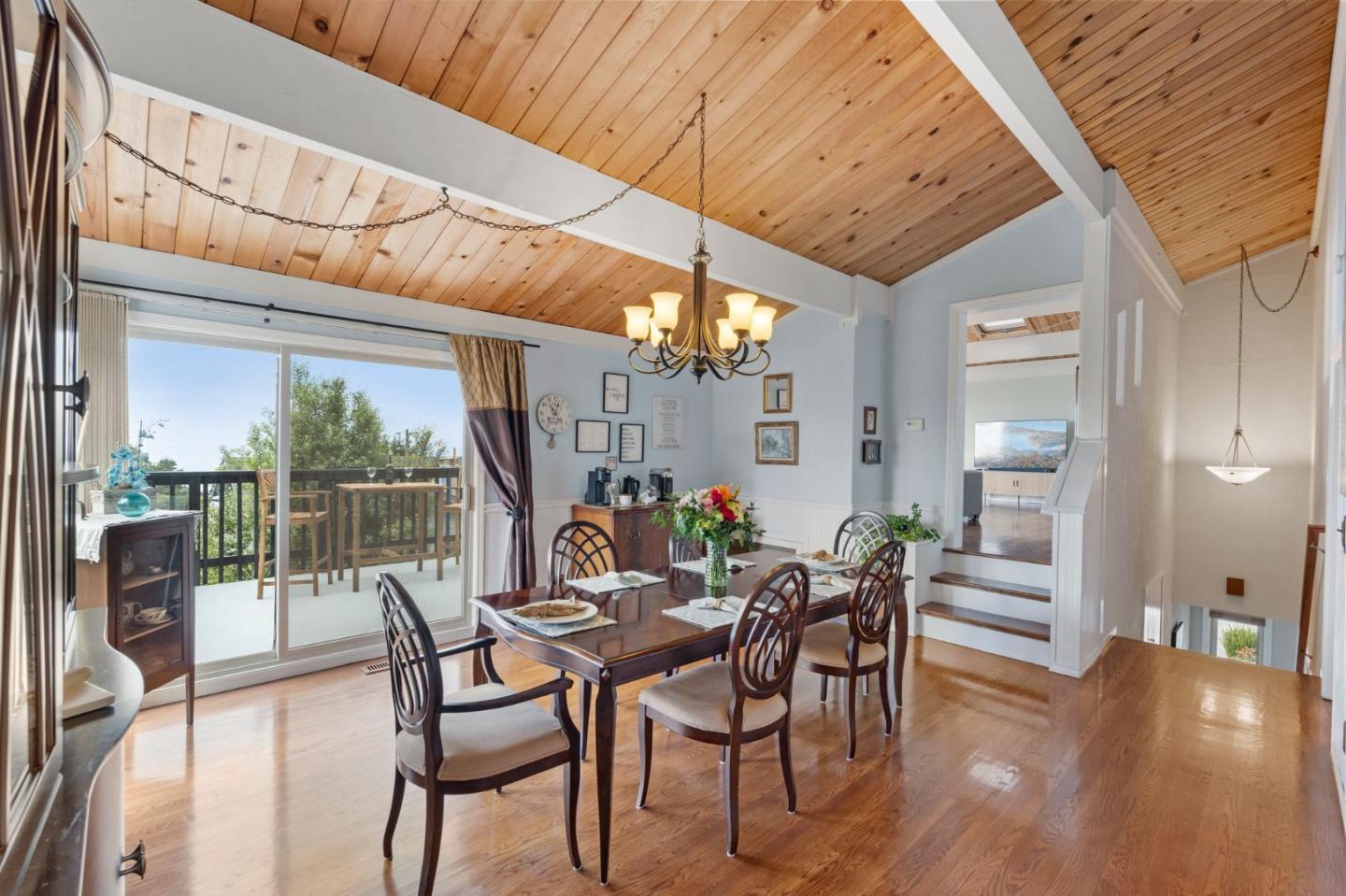 Detail Gallery Image 13 of 61 For 702 El Granada Blvd, El Granada,  CA 94019 - 4 Beds | 2/1 Baths