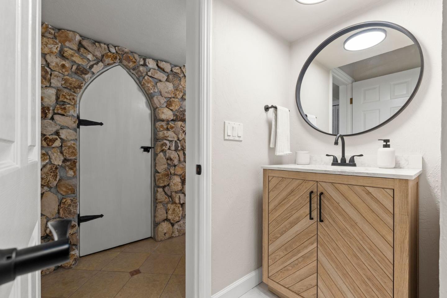 Detail Gallery Image 32 of 61 For 702 El Granada Blvd, El Granada,  CA 94019 - 4 Beds | 2/1 Baths
