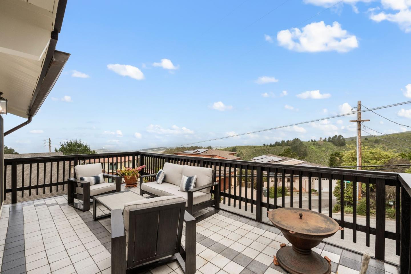 Detail Gallery Image 50 of 61 For 702 El Granada Blvd, El Granada,  CA 94019 - 4 Beds | 2/1 Baths