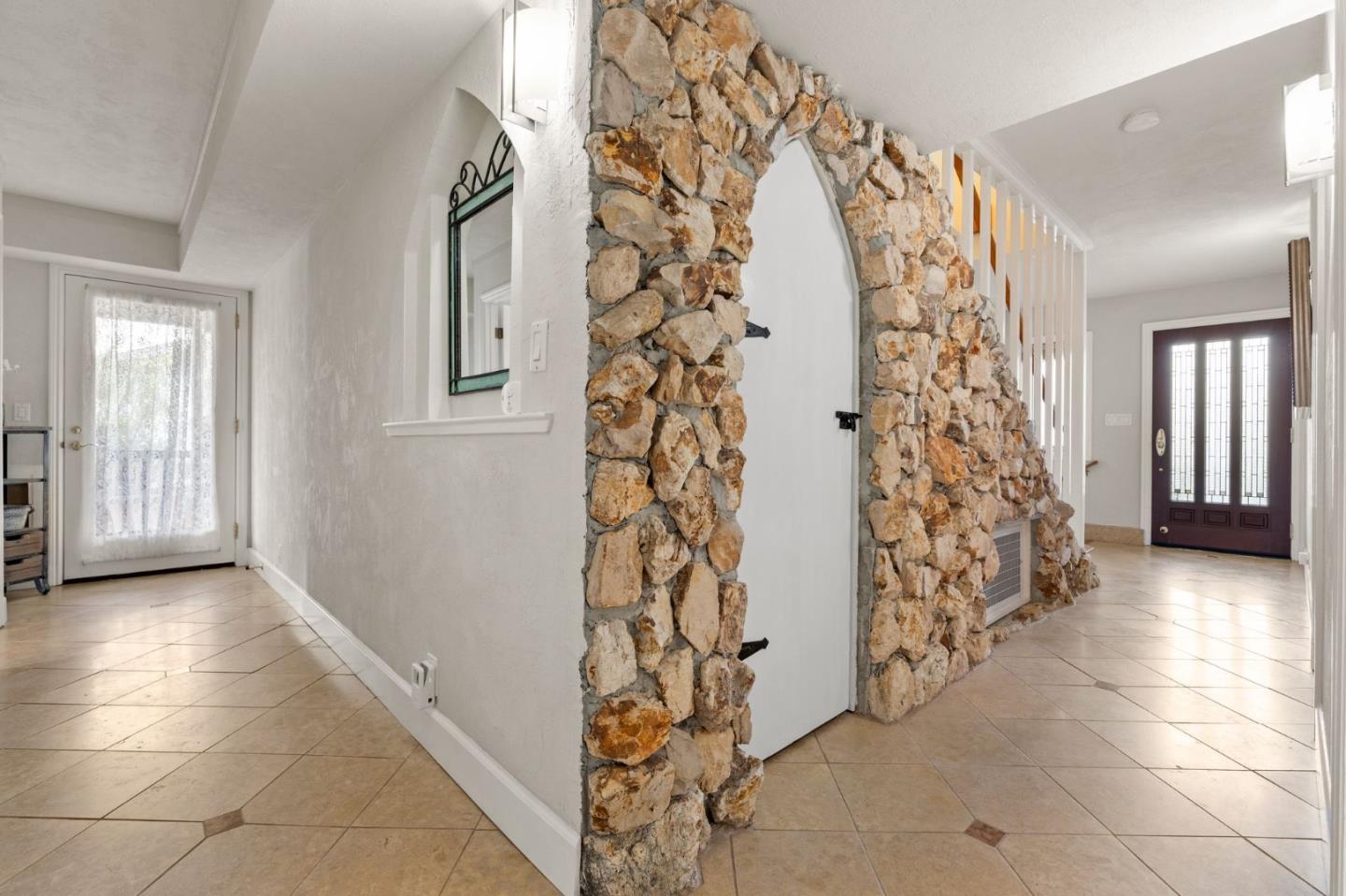 Detail Gallery Image 7 of 61 For 702 El Granada Blvd, El Granada,  CA 94019 - 4 Beds | 2/1 Baths