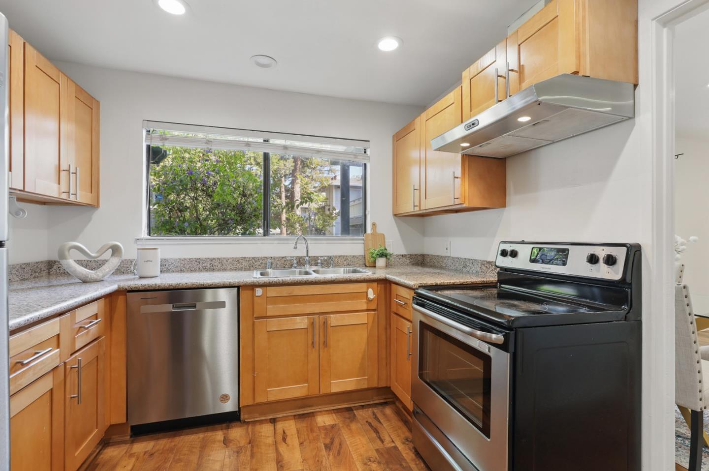 Detail Gallery Image 15 of 41 For 4033 Ralston Cmn, Fremont,  CA 94538 - 2 Beds | 2 Baths