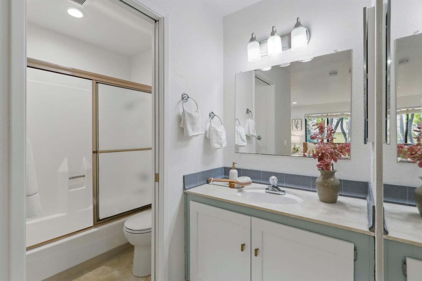 Detail Gallery Image 18 of 41 For 4033 Ralston Cmn, Fremont,  CA 94538 - 2 Beds | 2 Baths