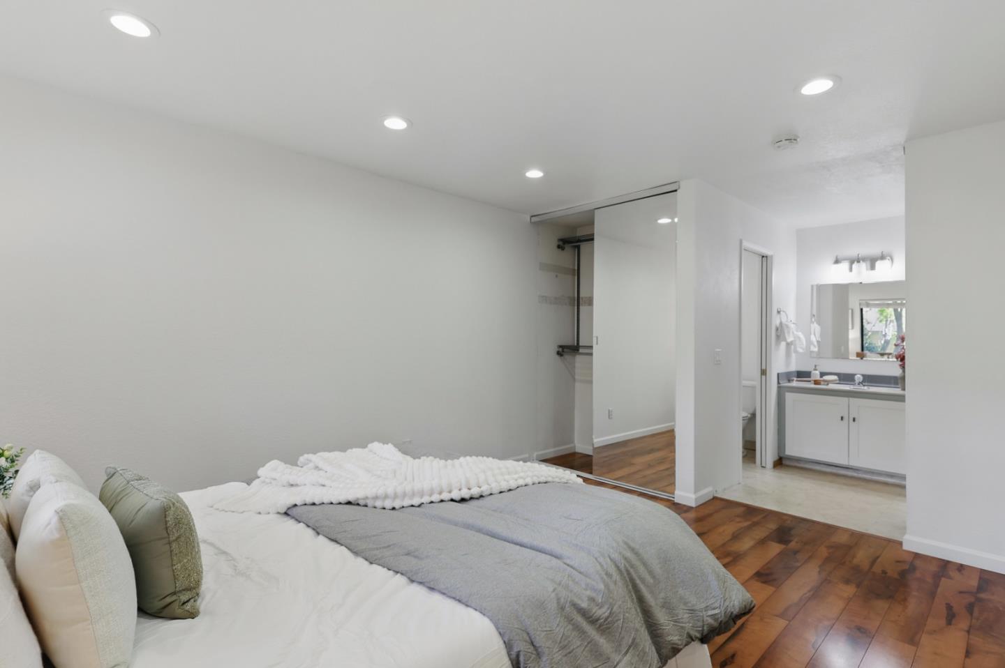 Detail Gallery Image 19 of 41 For 4033 Ralston Cmn, Fremont,  CA 94538 - 2 Beds | 2 Baths
