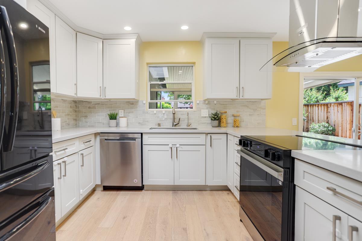 Detail Gallery Image 12 of 38 For 988 Glenridge Dr, San Jose,  CA 95136 - 4 Beds | 2 Baths