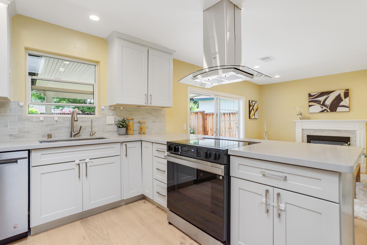 Detail Gallery Image 13 of 38 For 988 Glenridge Dr, San Jose,  CA 95136 - 4 Beds | 2 Baths