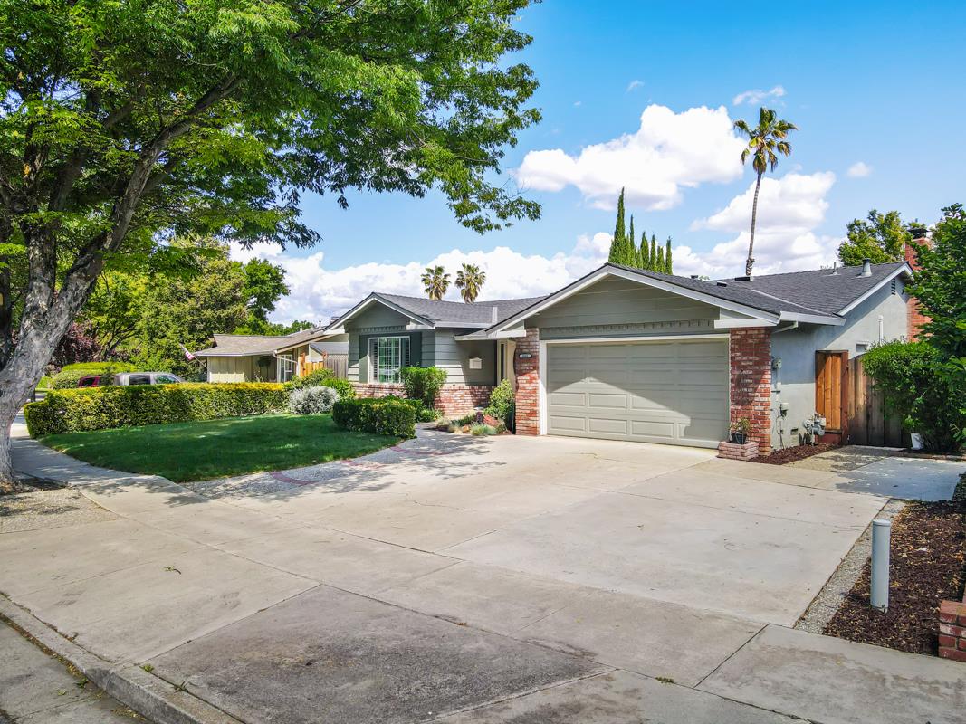 Detail Gallery Image 2 of 38 For 988 Glenridge Dr, San Jose,  CA 95136 - 4 Beds | 2 Baths