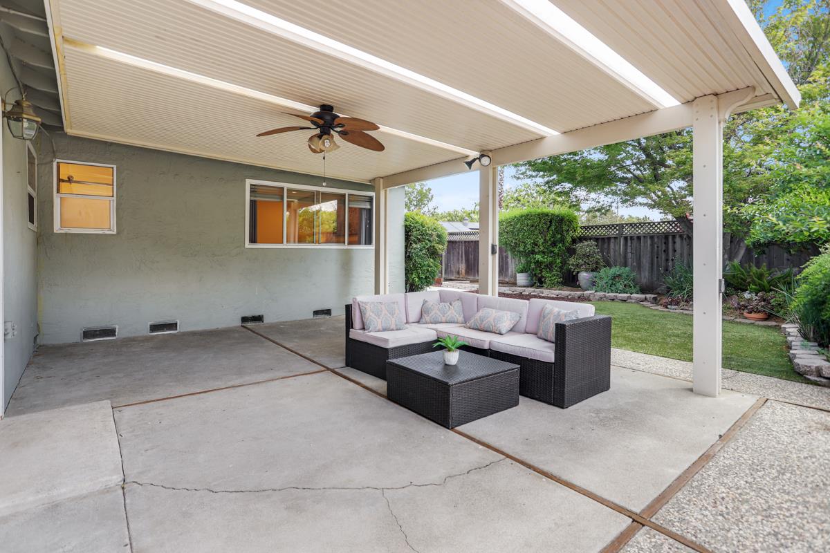 Detail Gallery Image 33 of 38 For 988 Glenridge Dr, San Jose,  CA 95136 - 4 Beds | 2 Baths