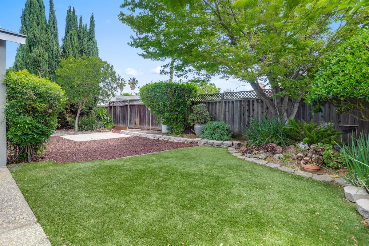 Detail Gallery Image 34 of 38 For 988 Glenridge Dr, San Jose,  CA 95136 - 4 Beds | 2 Baths