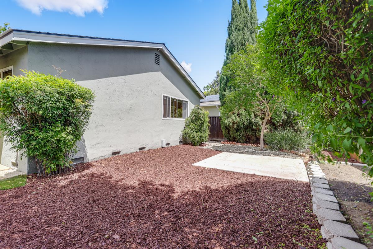 Detail Gallery Image 36 of 38 For 988 Glenridge Dr, San Jose,  CA 95136 - 4 Beds | 2 Baths