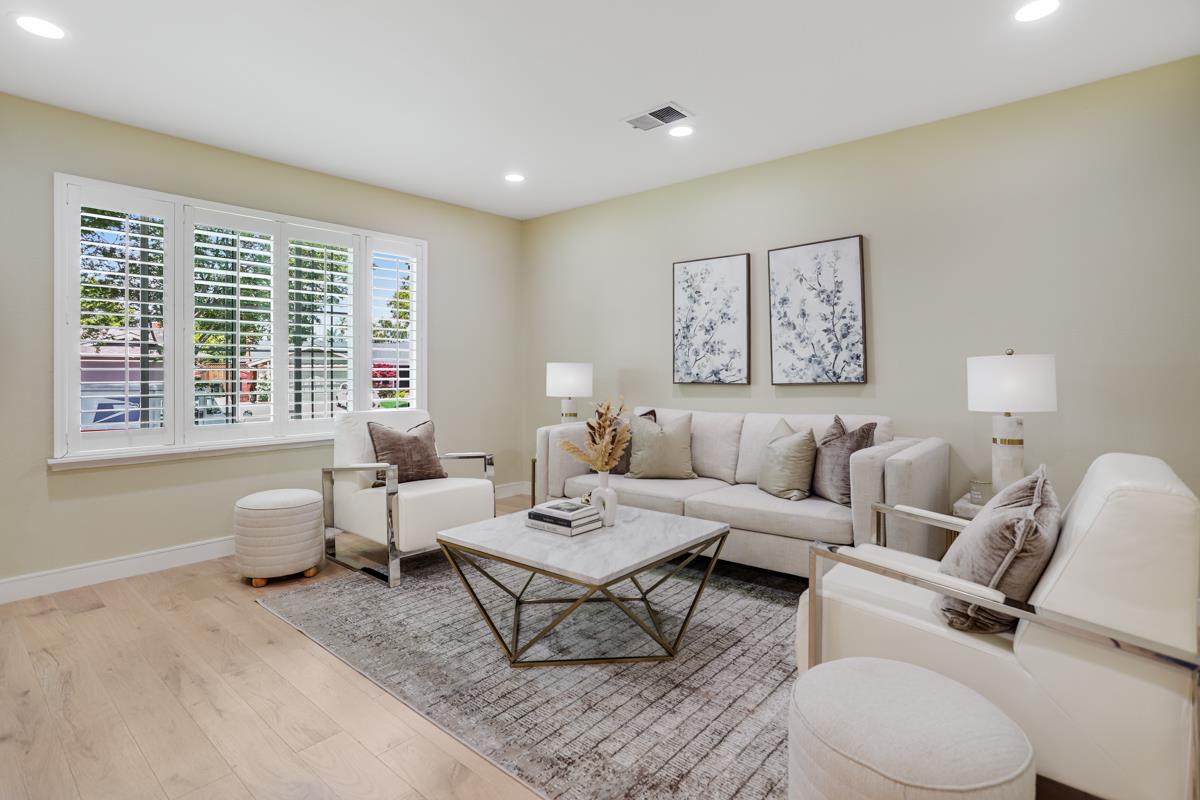 Detail Gallery Image 4 of 38 For 988 Glenridge Dr, San Jose,  CA 95136 - 4 Beds | 2 Baths
