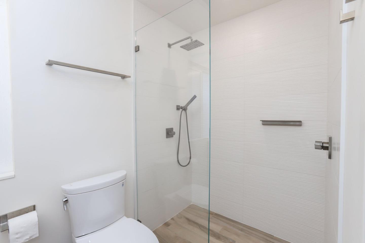 Detail Gallery Image 12 of 15 For 20155 Leroy Dr, Castro Valley,  CA 94546 - 3 Beds | 2 Baths