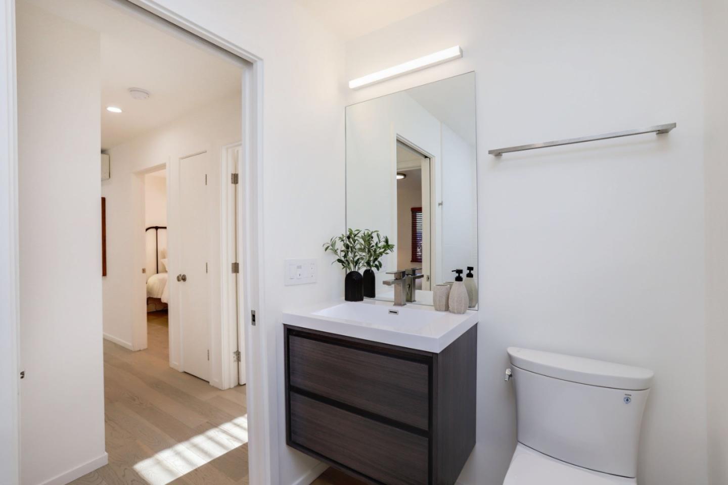 Detail Gallery Image 13 of 15 For 20155 Leroy Dr, Castro Valley,  CA 94546 - 3 Beds | 2 Baths