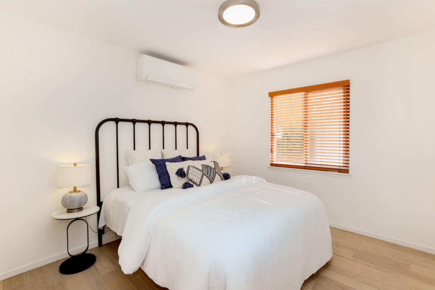 Detail Gallery Image 9 of 15 For 20155 Leroy Dr, Castro Valley,  CA 94546 - 3 Beds | 2 Baths